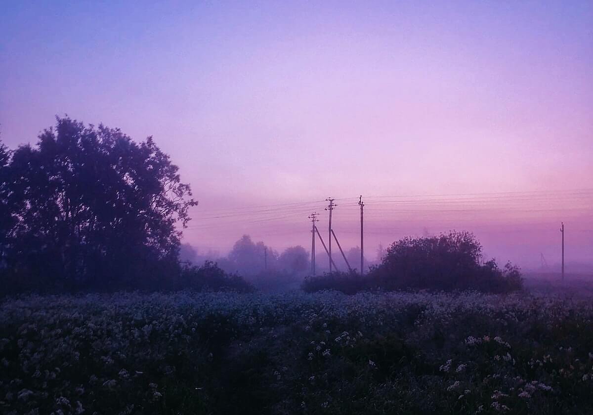 防守中吕迪格疑似故意膝击对手头部，裁判未判犯规